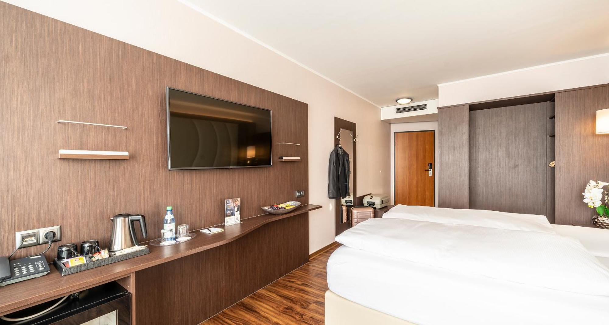 Plaza Hotel Foehr Am Bodensee Friedrichshafen Bagian luar foto