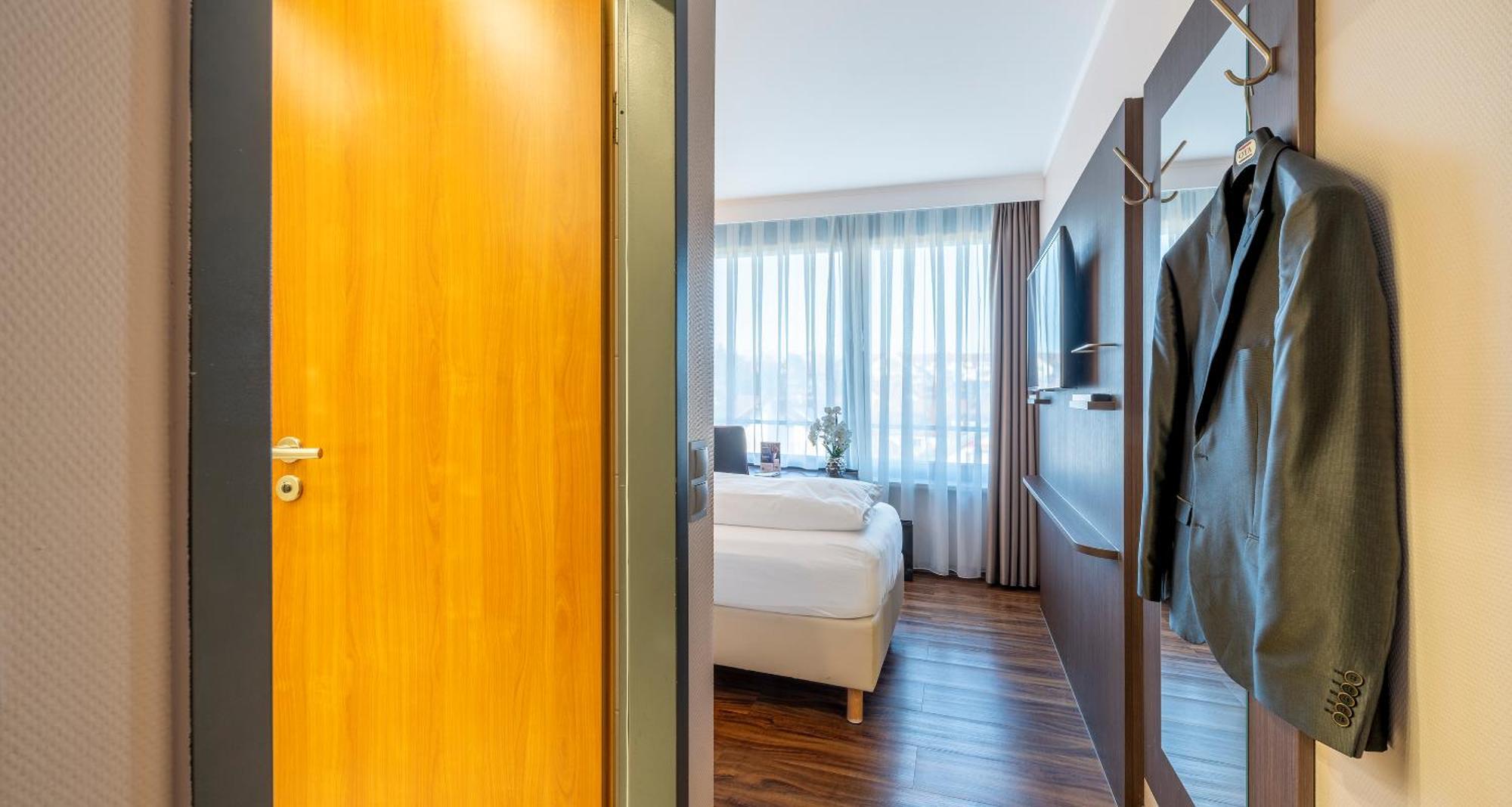 Plaza Hotel Foehr Am Bodensee Friedrichshafen Bagian luar foto