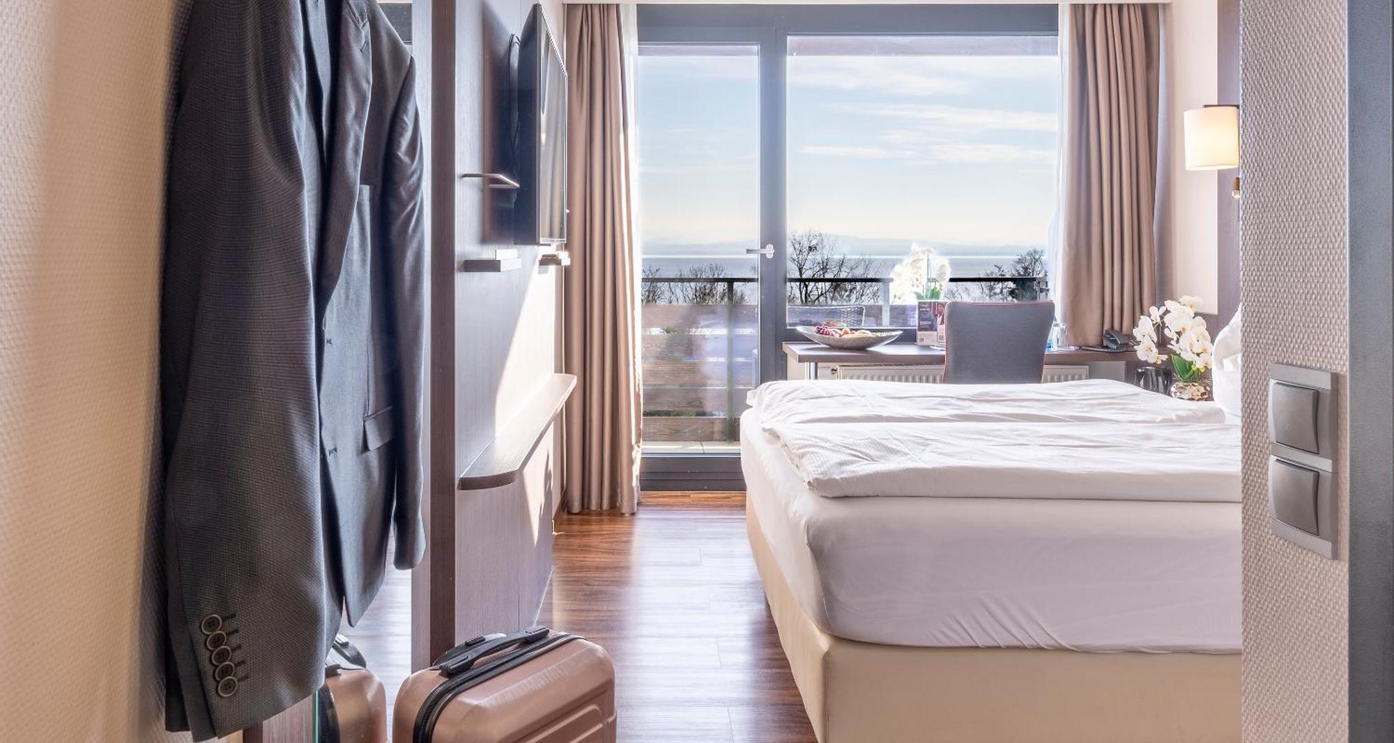 Plaza Hotel Foehr Am Bodensee Friedrichshafen Bagian luar foto