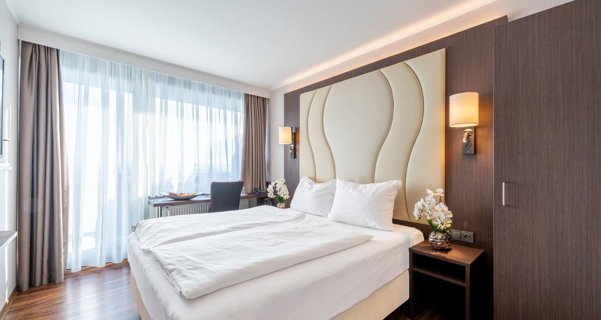 Plaza Hotel Foehr Am Bodensee Friedrichshafen Bagian luar foto